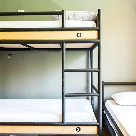 Destil Hostelティラナ エクステリア 写真