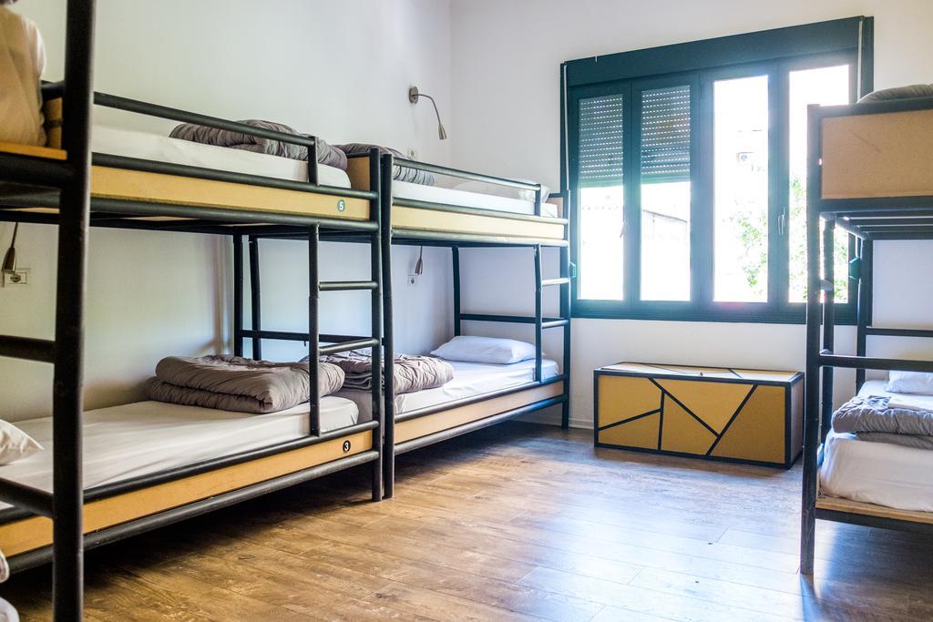 Destil Hostelティラナ エクステリア 写真