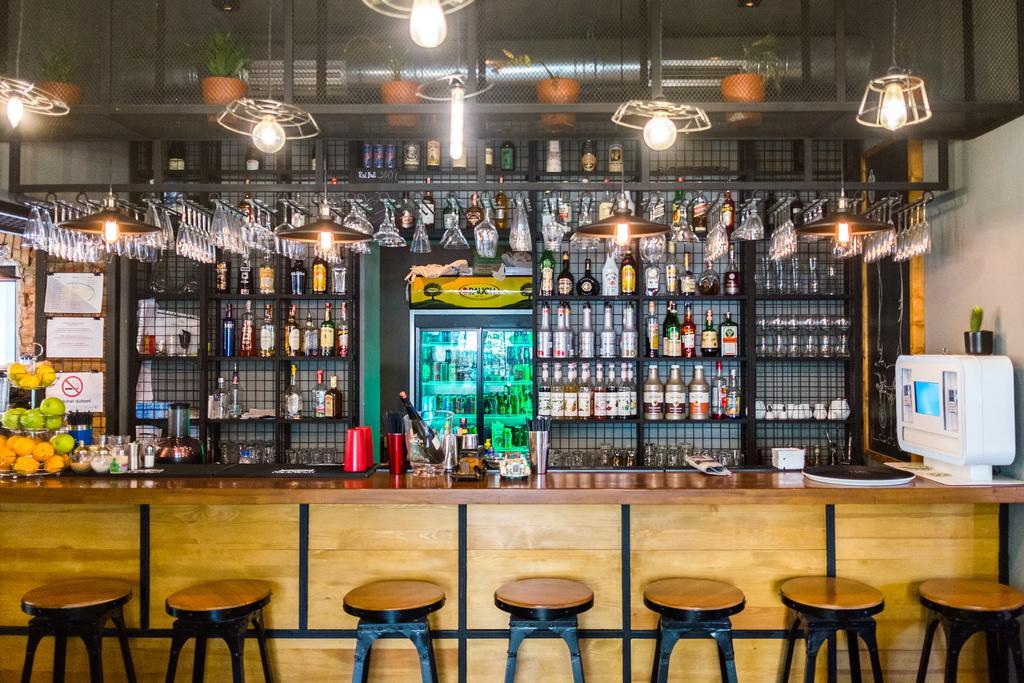 Destil Hostelティラナ エクステリア 写真