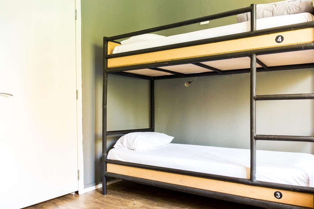 Destil Hostelティラナ エクステリア 写真