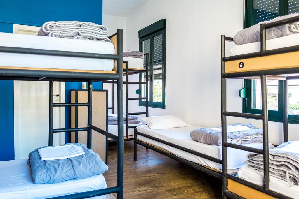 Destil Hostelティラナ エクステリア 写真